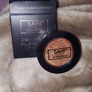 SAHI COSMETICS foil eyeshadow